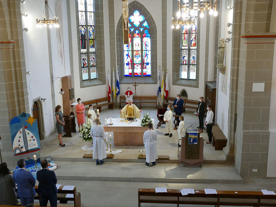 Feier der 1. Heiligen Kommunion in Sankt Crescentius (Foto: Karl-Franz Thiede)